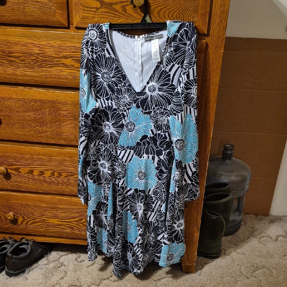 Floral Elegance Long Sleeve Dress - Black and Blue - Picture 2 of 4